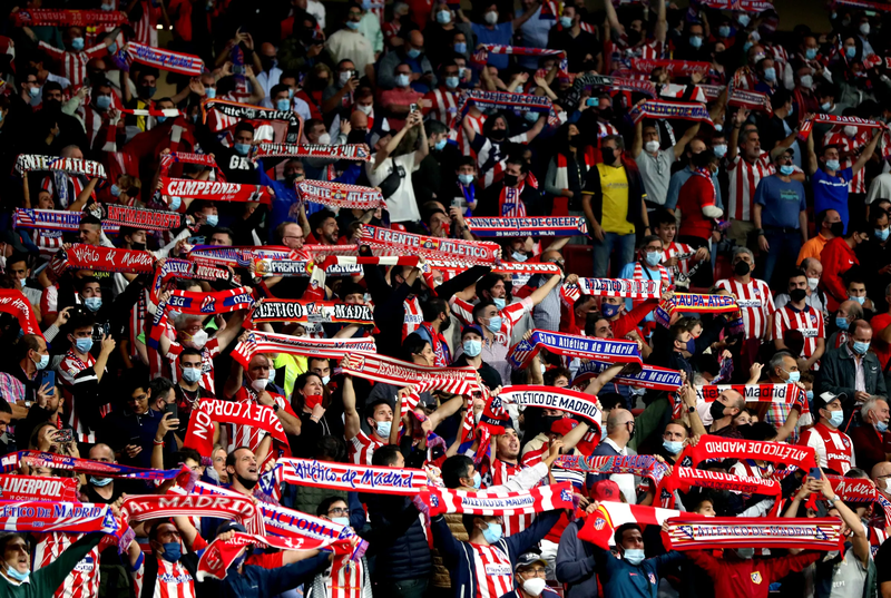 Atlético Madrid fans and the Metropolitano stadium on a European night